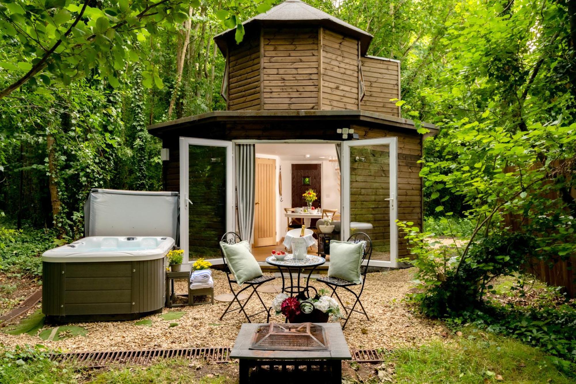 Honeycombe - Treehouse In The Heart Of Dorset